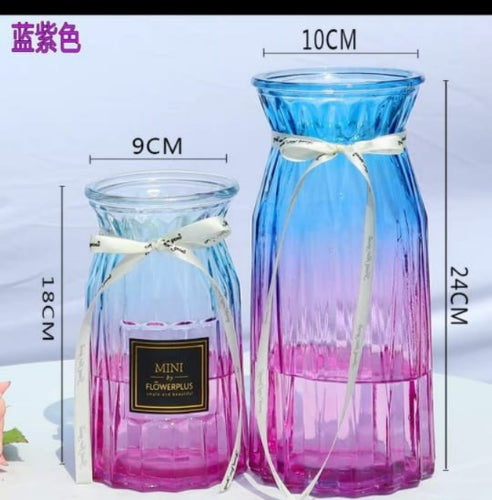 TI CNY 3Tone color glass Small 9cm x 18cm Vase $10